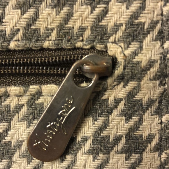 Thirty-one Wallet - FREE W/PURCHASE - Picture 6 of 8